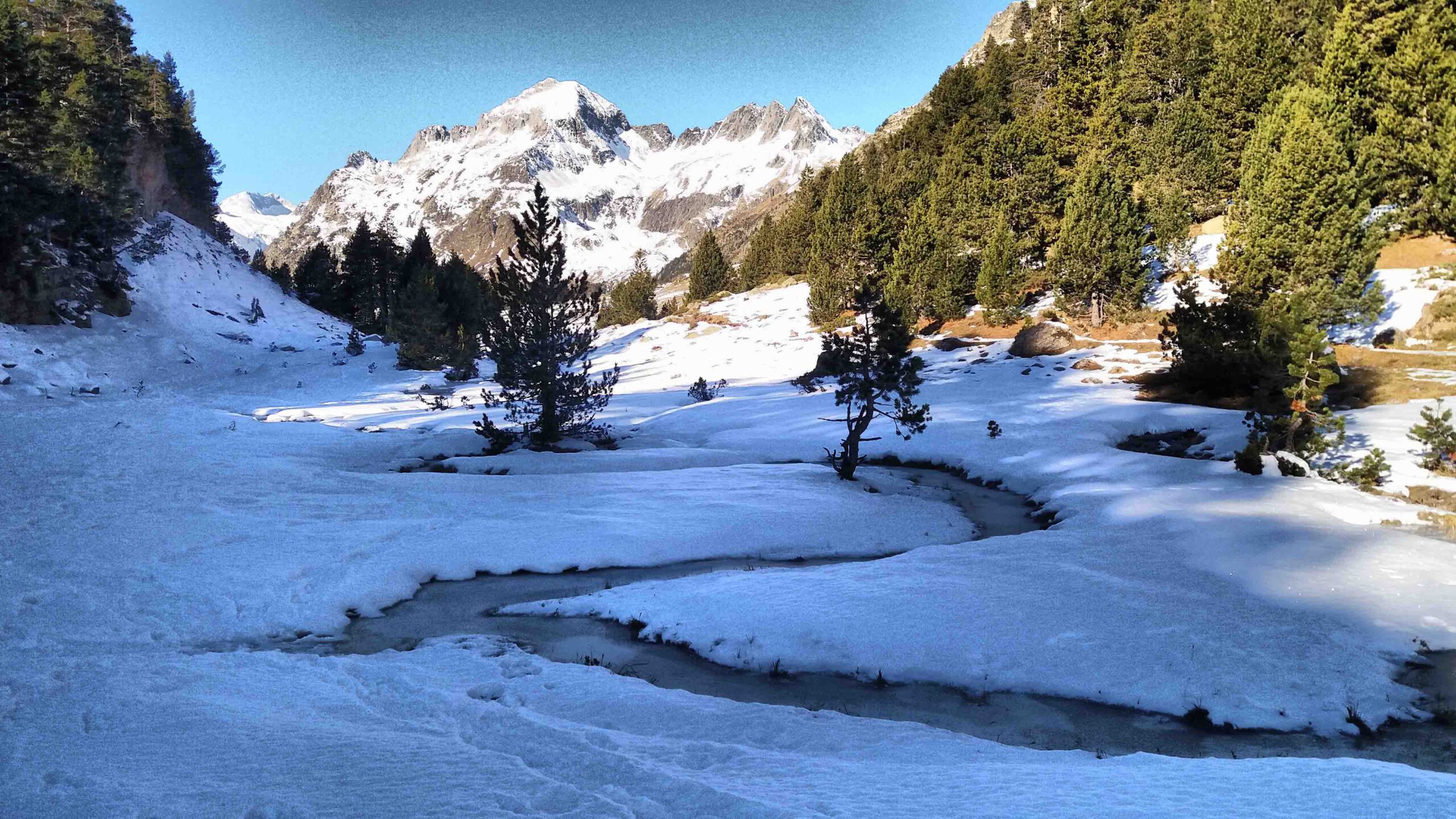 Seis lugares de ensueño para esquiar en Aragón y disfrutar de la nieve